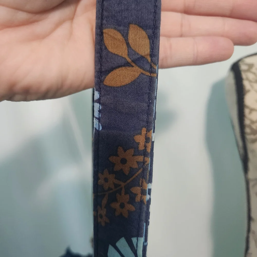 Vera Bradley Java Floral Quilted Crossbody Purse Bag. Blue Floral.